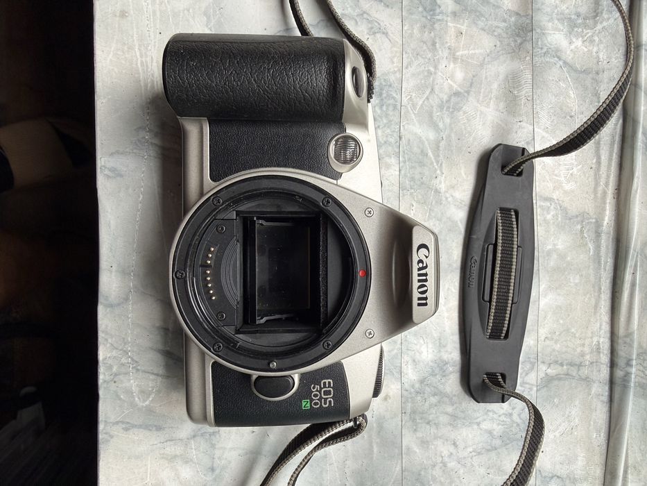 Canon 500 EOS  klasyk analogowy