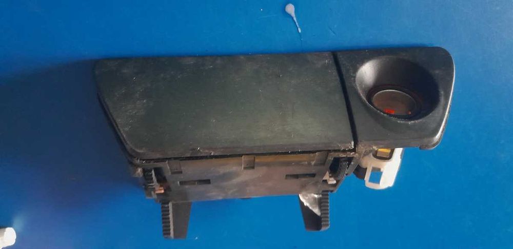 Popielniczka przednia przód Audi A4 B5 FL LIFT 8D0'857951 G H J K B