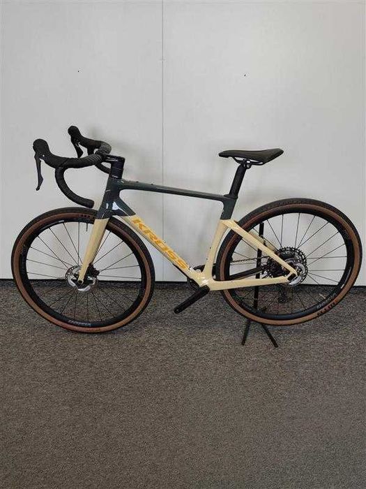 Rower gravelowy KROSS ESKER RS 1.0 OUTLET
