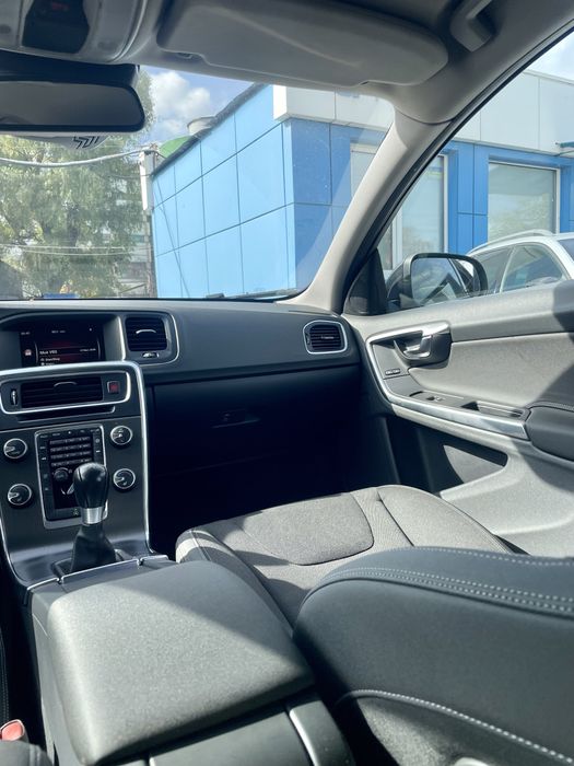 Volvo v60(D2) 2014 року