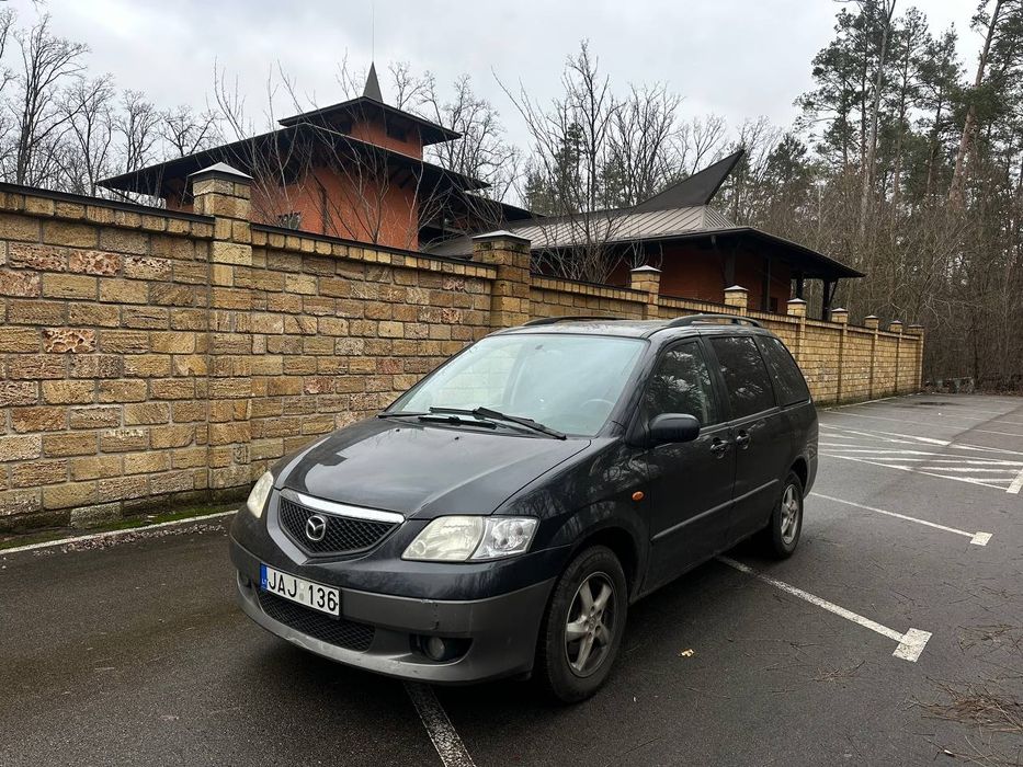 Авто на ходу двигун працює рівно масла не бере велика та надійна машина більше інформації за телефоном телефонуйте в будь-який час авто знаходиться в Києві