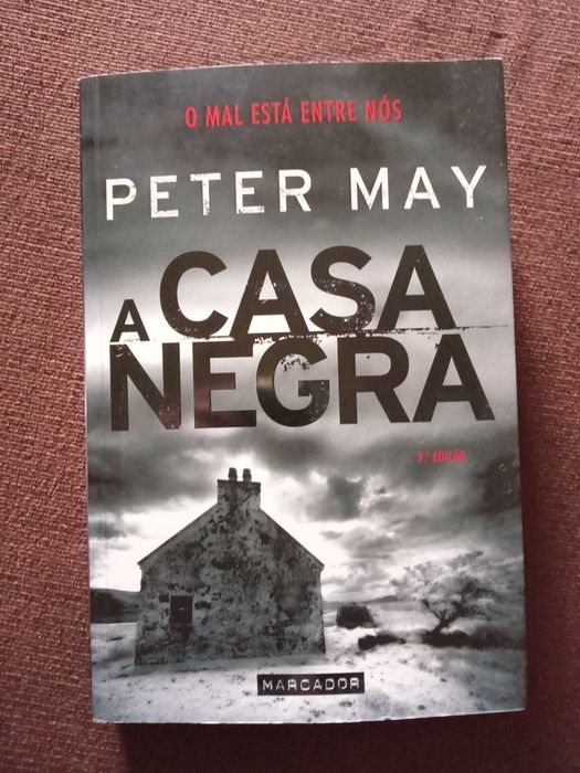 Livro "A casa negra", de Peter May