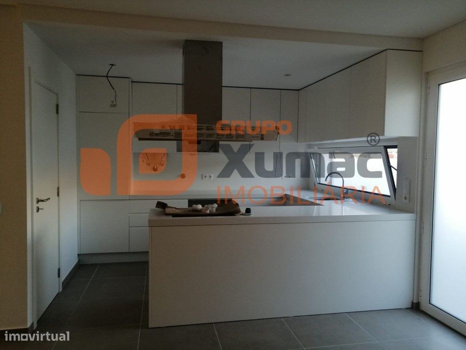 Brand-new T4 Semi-detached House for Rent!