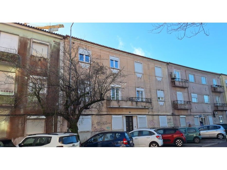 Apartamento T2 Totalmente Remodelado - Portela de Sintra