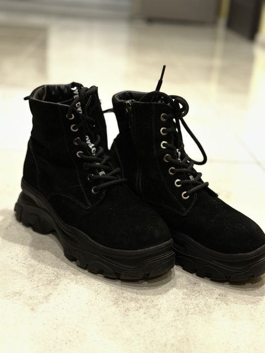 Продам зимове взуття