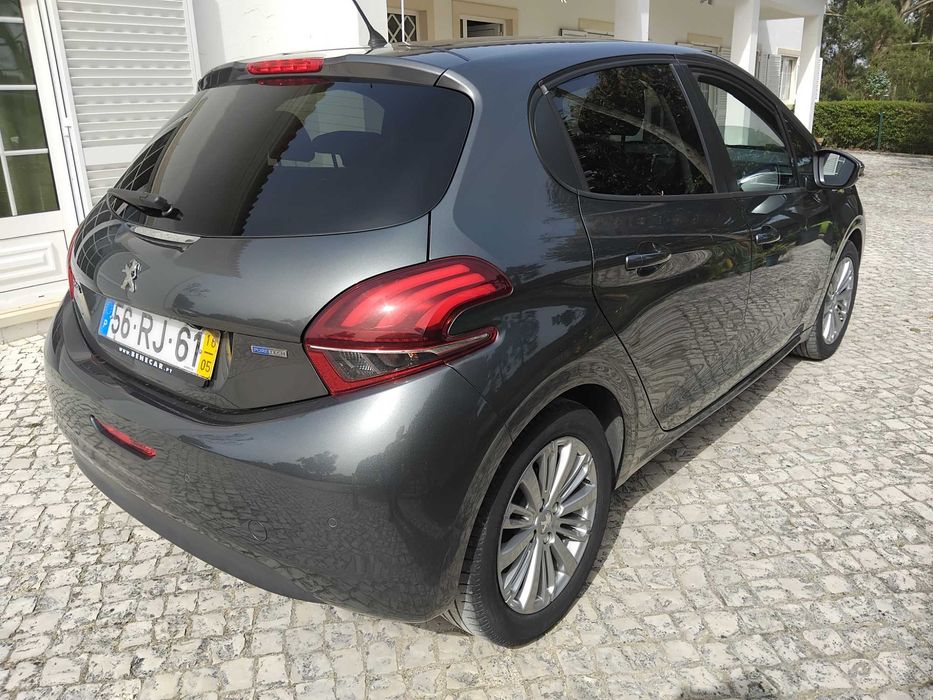 Peugeot 208 — fotografia 7