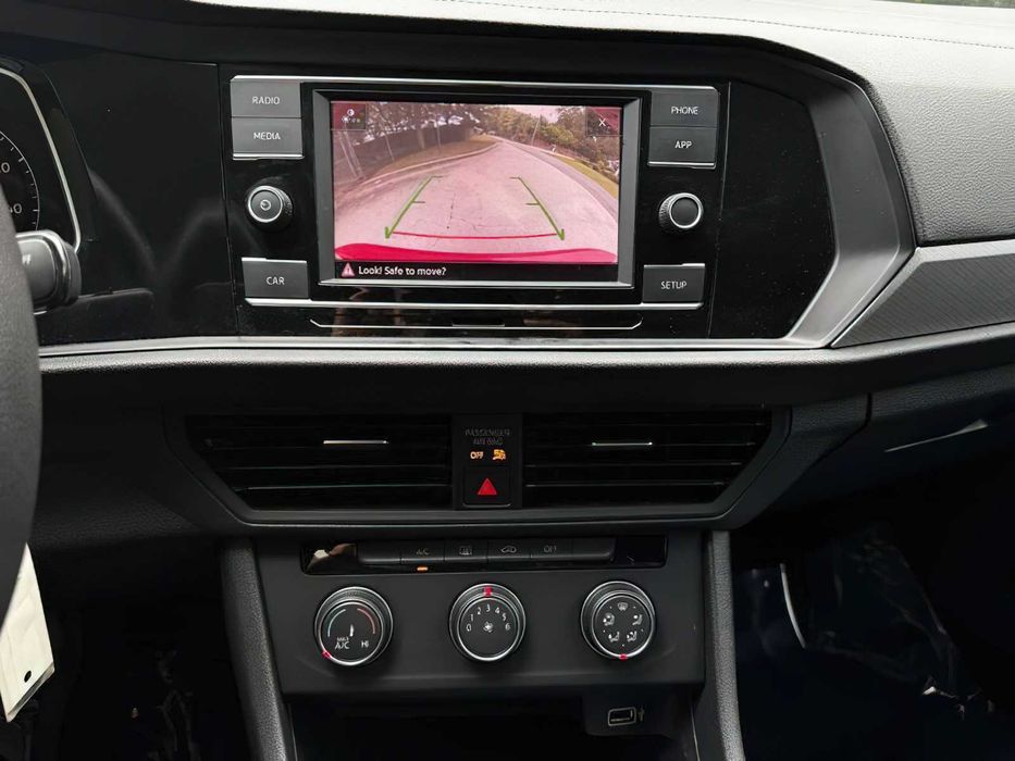 Volkswagen Jetta      2019