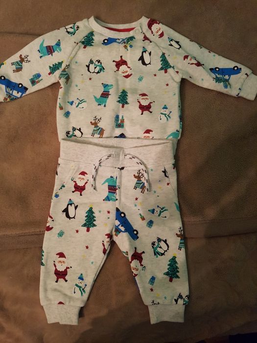 Новорічний костюмчик  Primark ріст 68 теплі плюшеві
