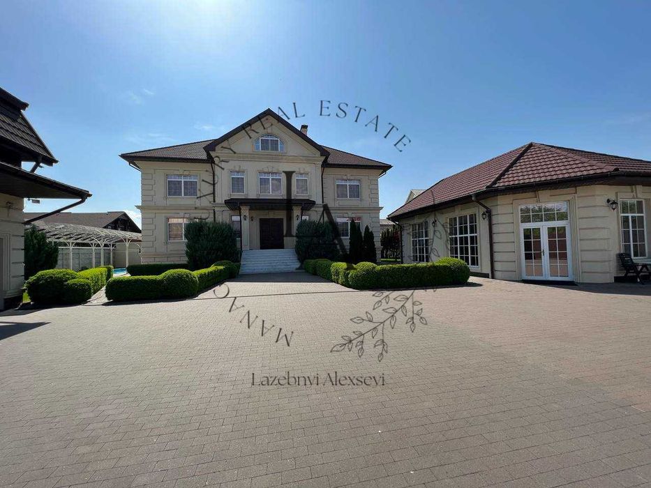 Новый Особняк Общая площадь 950м.Дом 577м.В самом Центре Козина.Без-%