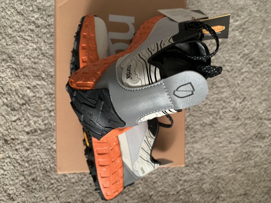 Tenis Trail Norda 001 EUR41 - usados