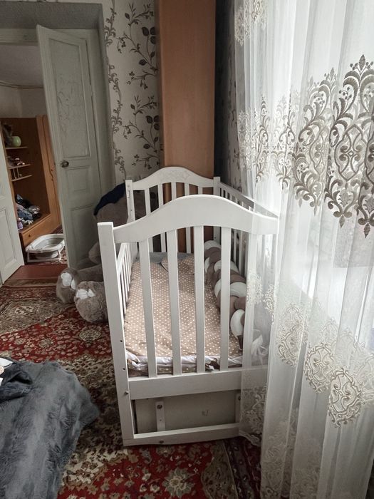 Продаємо дитячу кооватку