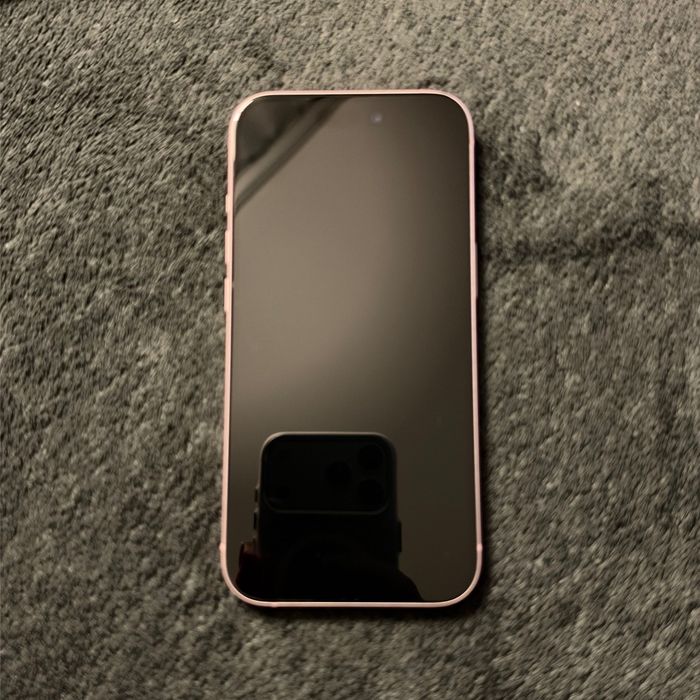 REZERWACJA. iPhone 15 różowy 256 GB