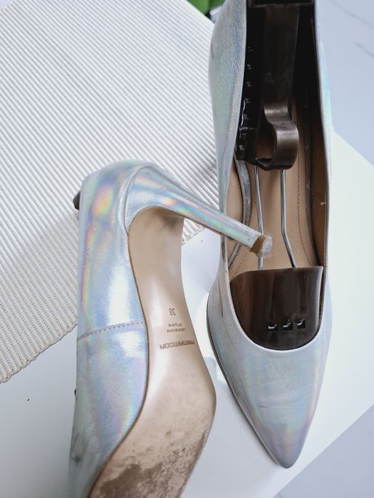 Szpilki 38 Prima Moda holo metalizowanej ze skóry czułenka 9 cm