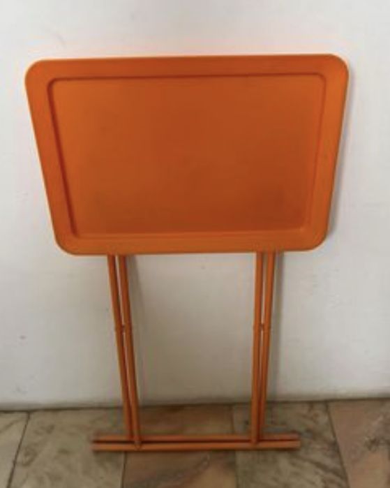 Mesas dobraveis coloridas