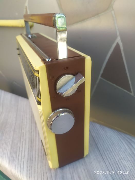 Приемник радиовещательный VEF