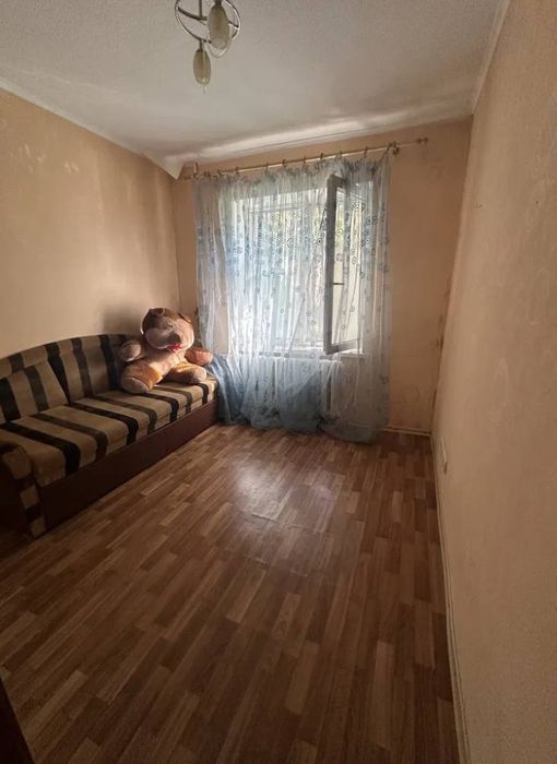 Сдам в аренду просторную 3к квартиру в районе Тополя.Шевченковский район