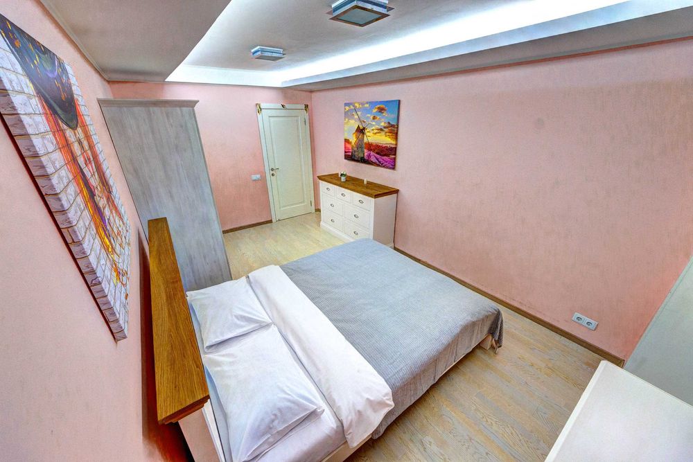 трикімнатну квартиру на бул.-2-555.biz.ua