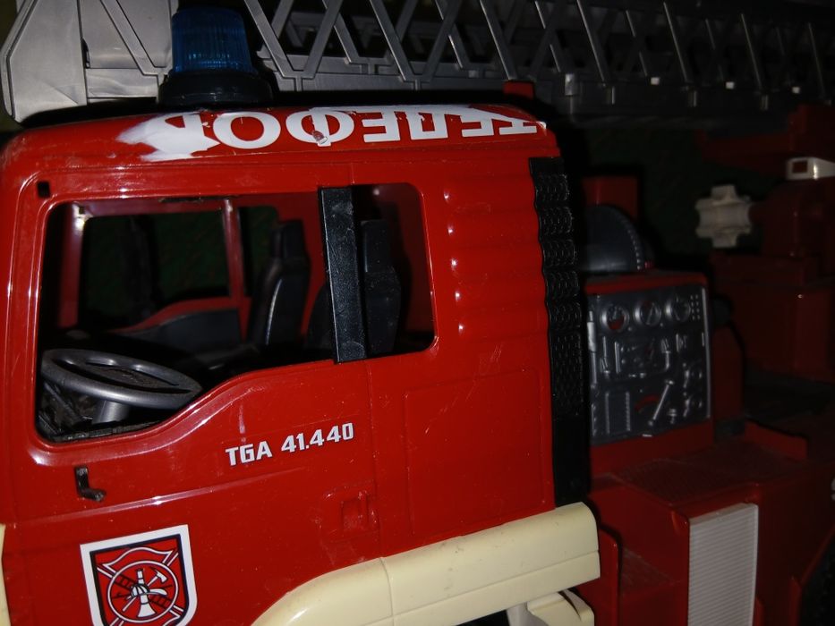 пожежна машина брудер