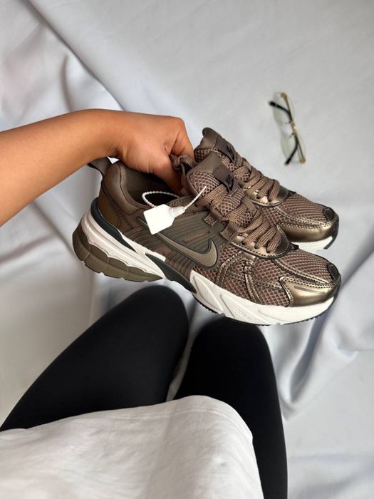 Жіночі кросівки Nike V2K Runtekk White Mink Brown 36-41 найк рантек