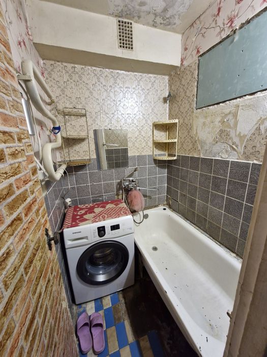 Продаж 4-х кімнатної квартири. Військове містечко 33.