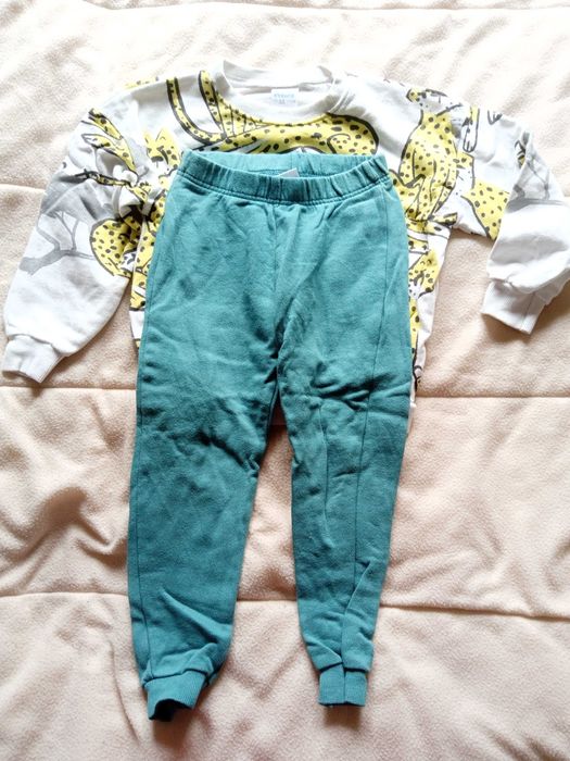 Conjunto de 2 Sweatshirts e 1 calça - 4/5 anos - Zara - COMO NOVO!