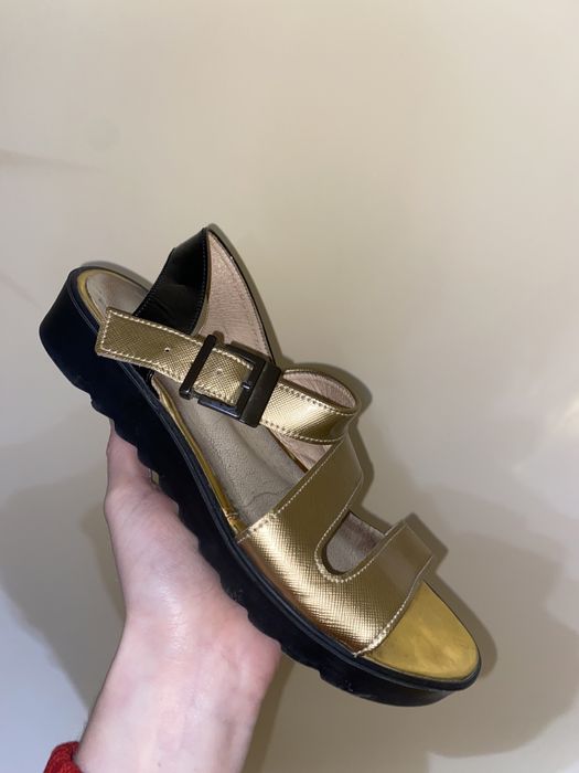 Сандалі, натуральна шкіра