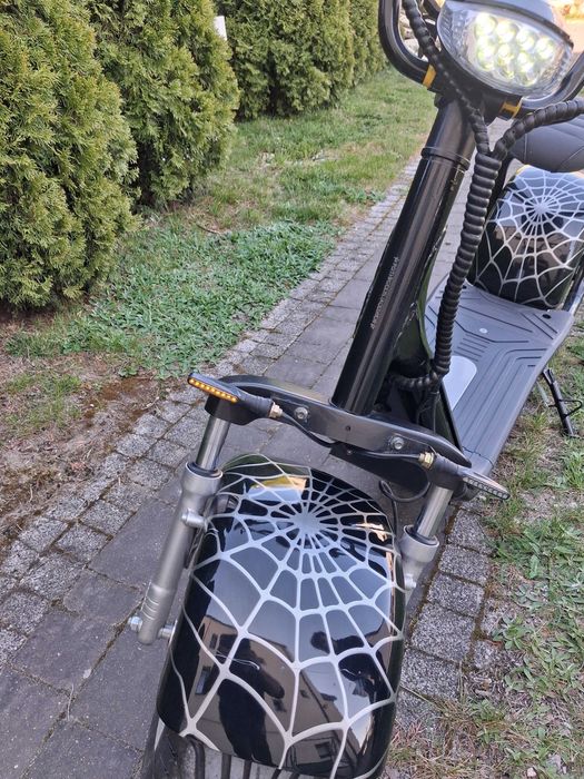 Skuter elektryczny - hulajnoga