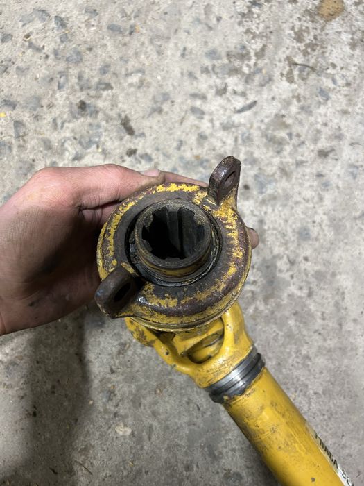 Карданний вал/кардан Трактора