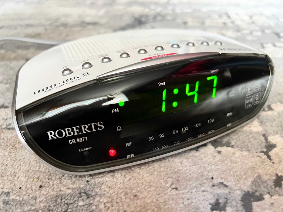 В продажі годинник , roberts cr 9971