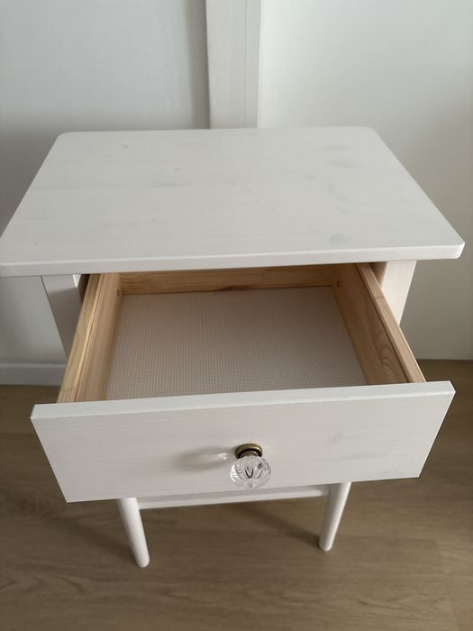 Mesa cabeceira Ikea