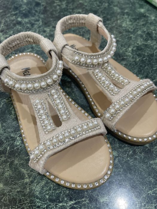 Босоніжки для дівчинки