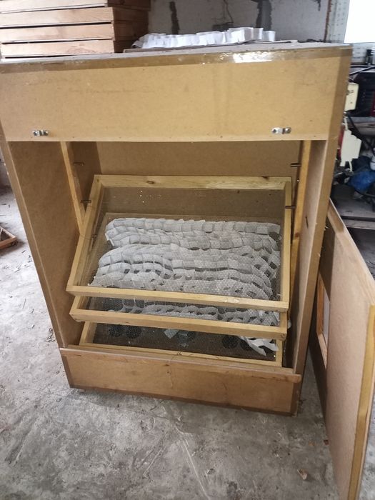 Продам инкубатор