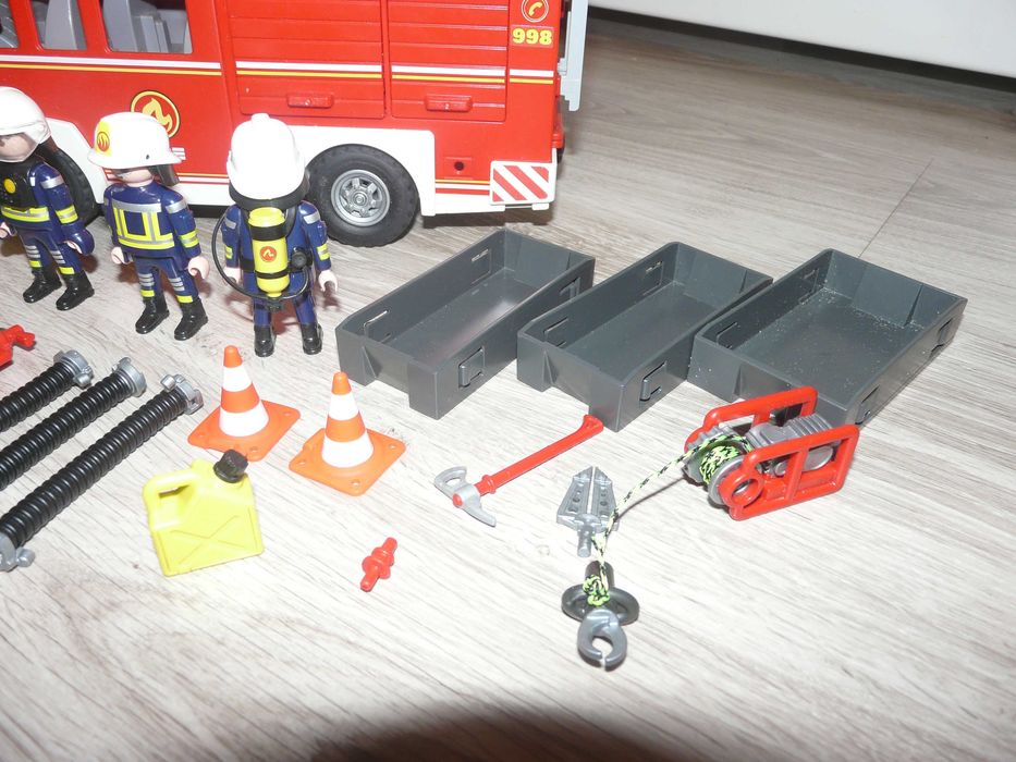 Playmobil wóz strażacki