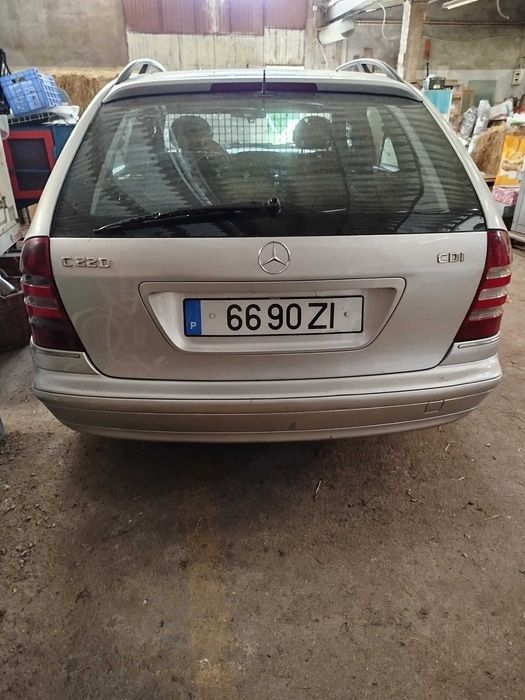 Viatura Mercedes 220CDI