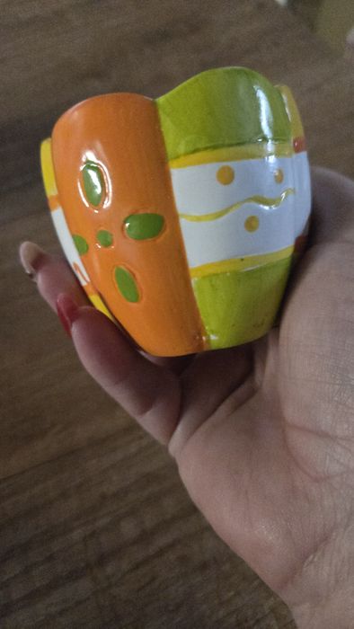 Mała oslonka na doniczke.