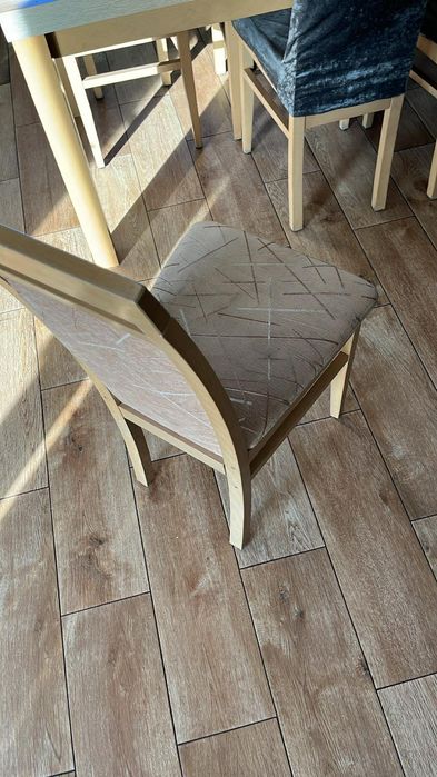 Sprzedam stół plus 6 krzeseł