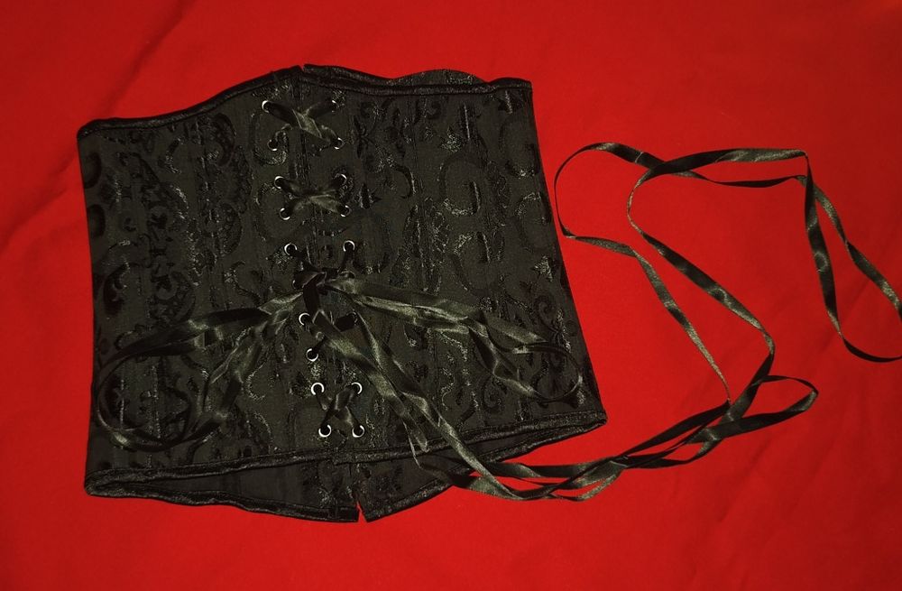 Корсет чорний XS зі шнурівкою