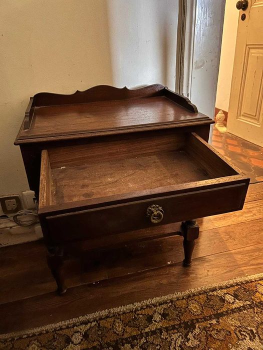 Pequena mesa de apoio/Mesa de telefone com gaveta e prateleira inferior (1950 - 1970)