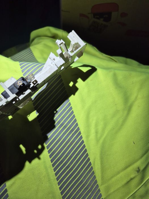 Держатель микропереключателей Samsung DE66-00225A для микроволновой пе