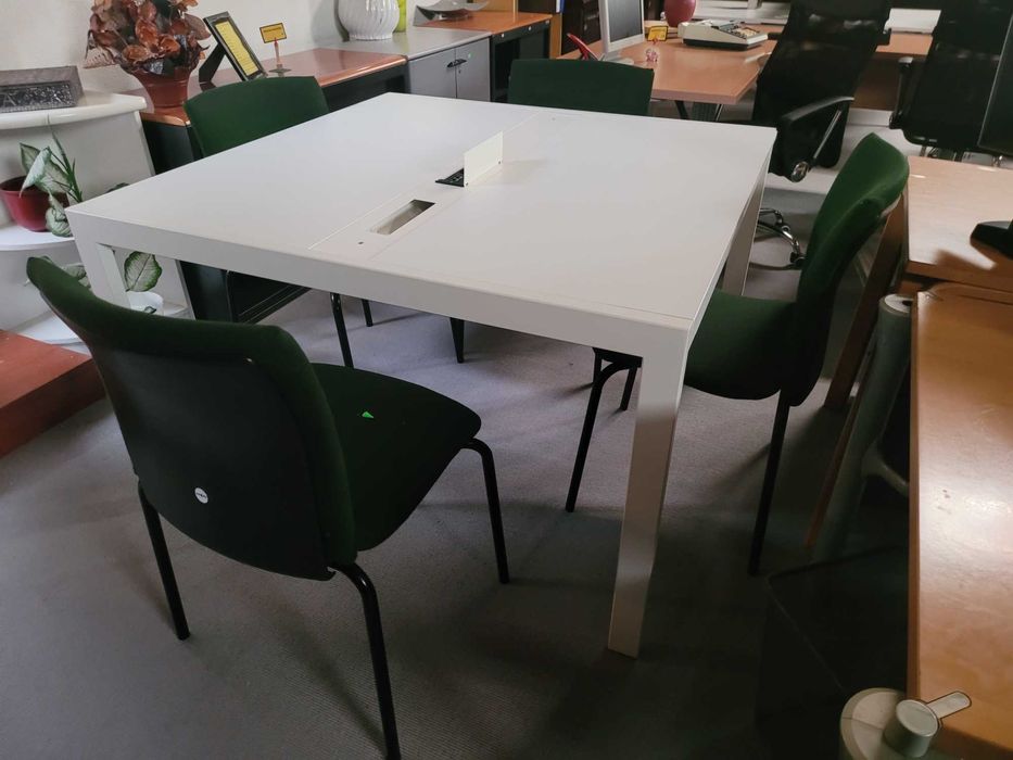 Double desk or small meeting table - excellent condition64584264456834124