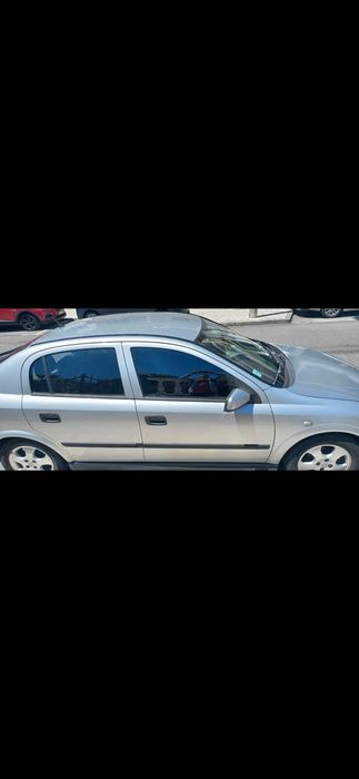 Astra Opel 2001 na cor cinzenta