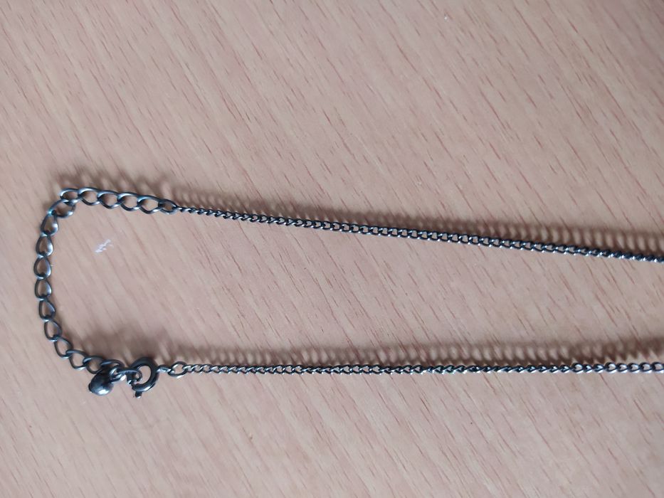 Colar corrente com flores em azul