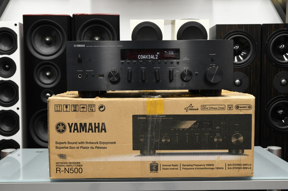 Wzmacniacz stereo z radiem Yamaha R-N500 - amplituner stereo z funkcjami sieciowymi Airplay