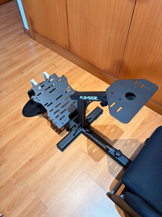 Playseat Evolution Pro