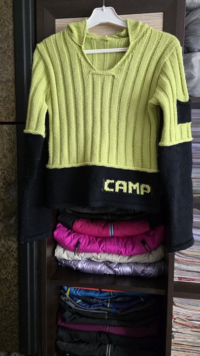 Sweter z kapturem S.
