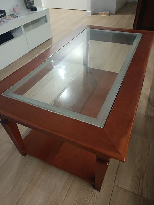 Mesa de Centro c / vidro