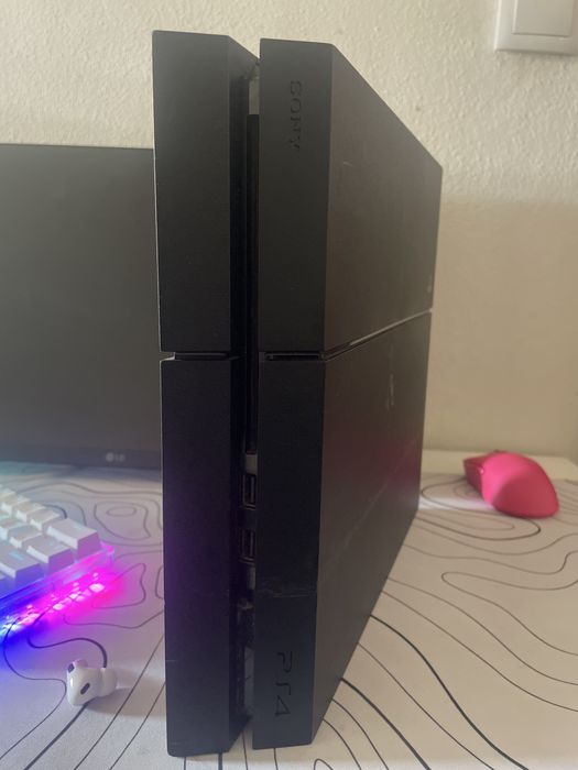Ps4 500 gb sem comando!