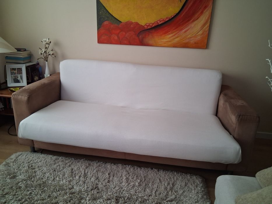 Sofá de 3 lugares em razoável estado