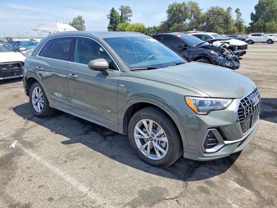 2022 Audi Q3 Premiun S Line 45 /