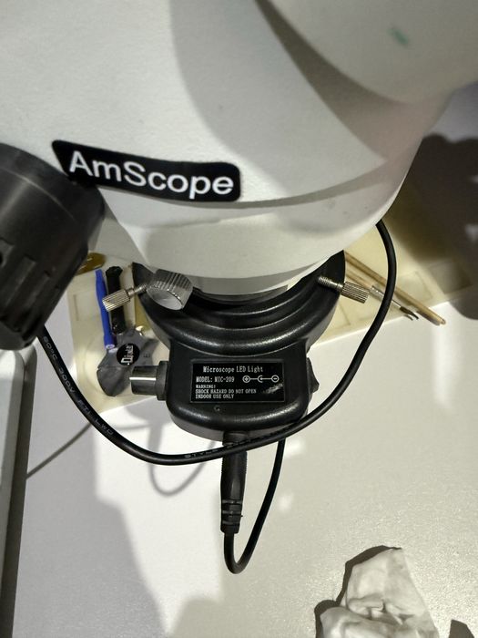 Тринокулярный микроскоп